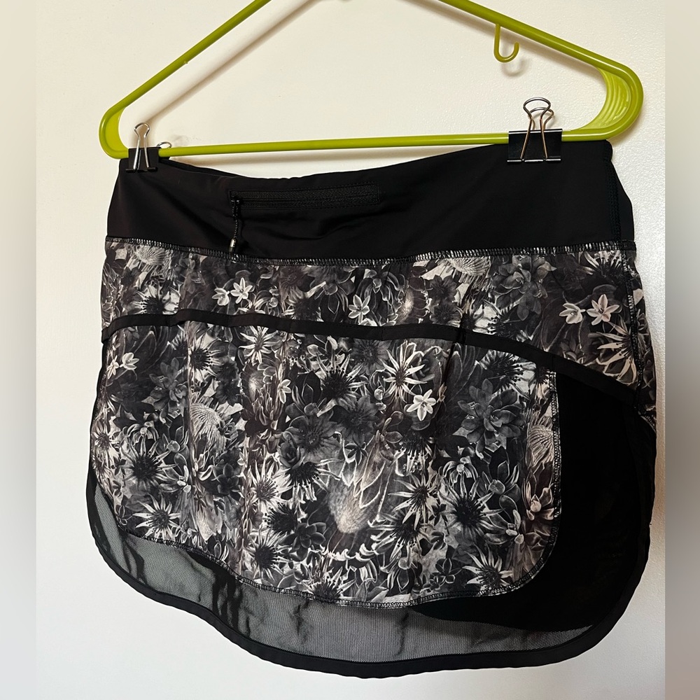 Lululemon skirt w/ shorts- used in good condition- size 8- floral pattern